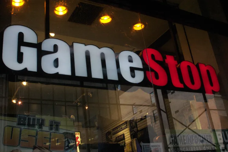Read more about the article How Online Communities Amplify Market Extremes: The GameStop Short Squeeze